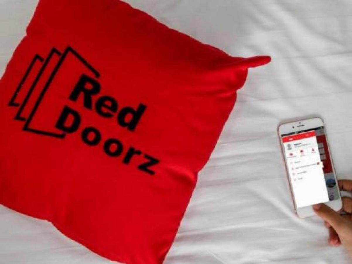 Reddoorz @ Genteng Surabaya Exterior photo